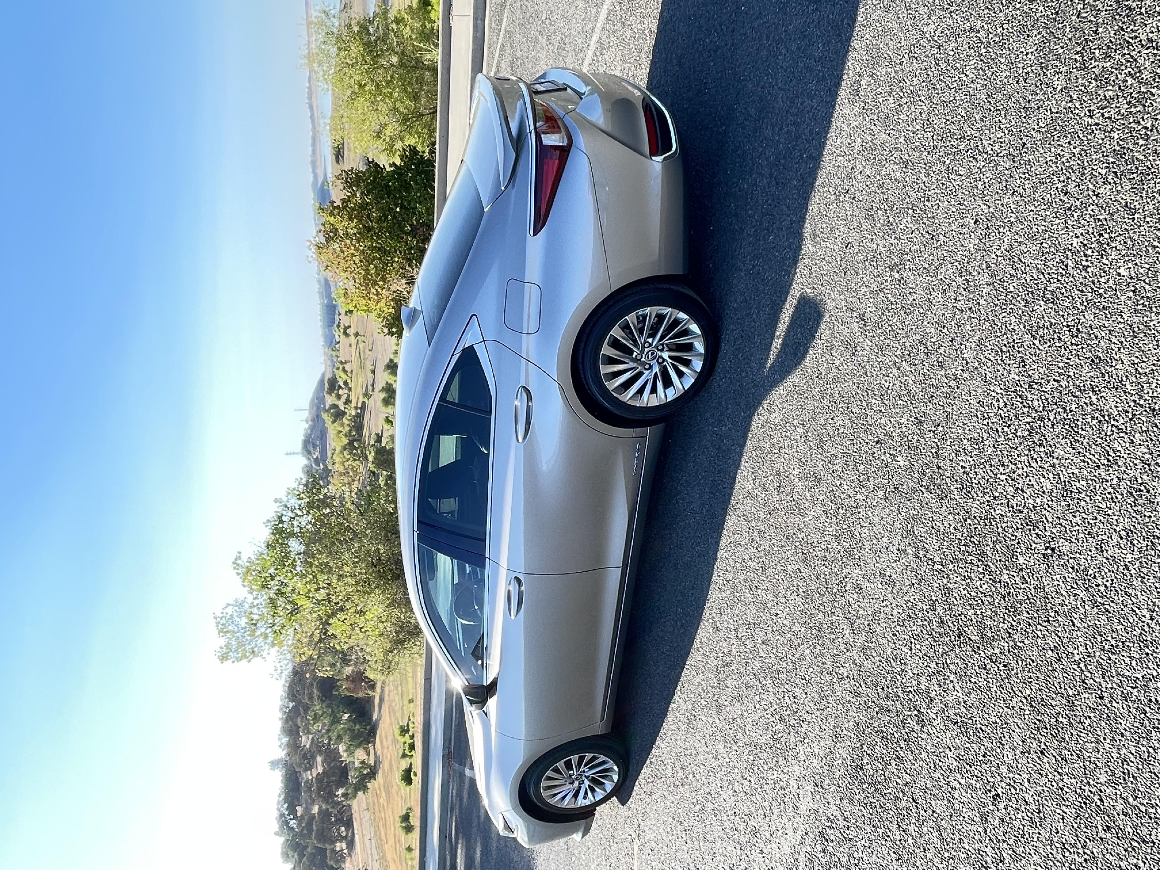 Used 2020 Lexus ES 300h w/ Accessory Package 2 FWD image 4