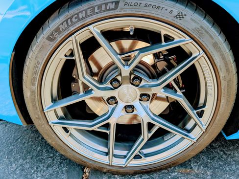 Used 2021 Chevrolet Corvette Stingray Convertible w/ Z51 Performance Package image 23