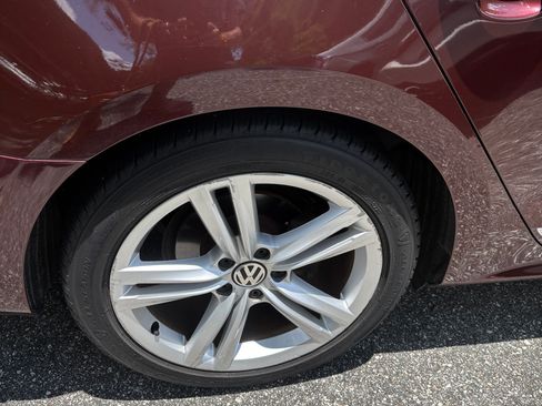 Used 2014 Volkswagen Passat 1.8T SEL Premium FWD image 10