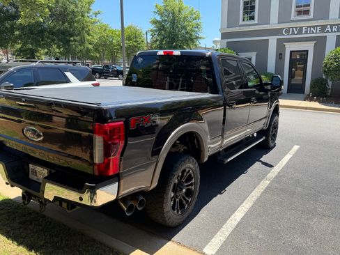 Used 2019 Ford F350 Lariat w/ Lariat Ultimate Package AWD/4WD image 14