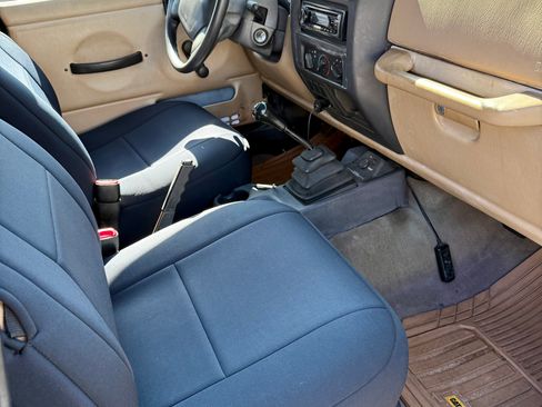 Used 1999 Jeep Wrangler SE image 5