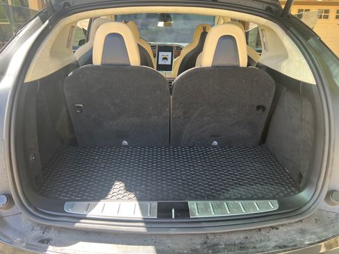 Used 2017 Tesla Model X 90D image 17