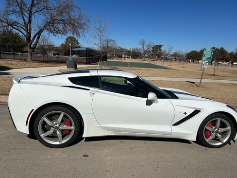 Used 2014 Chevrolet Corvette Stingray Coupe image 2