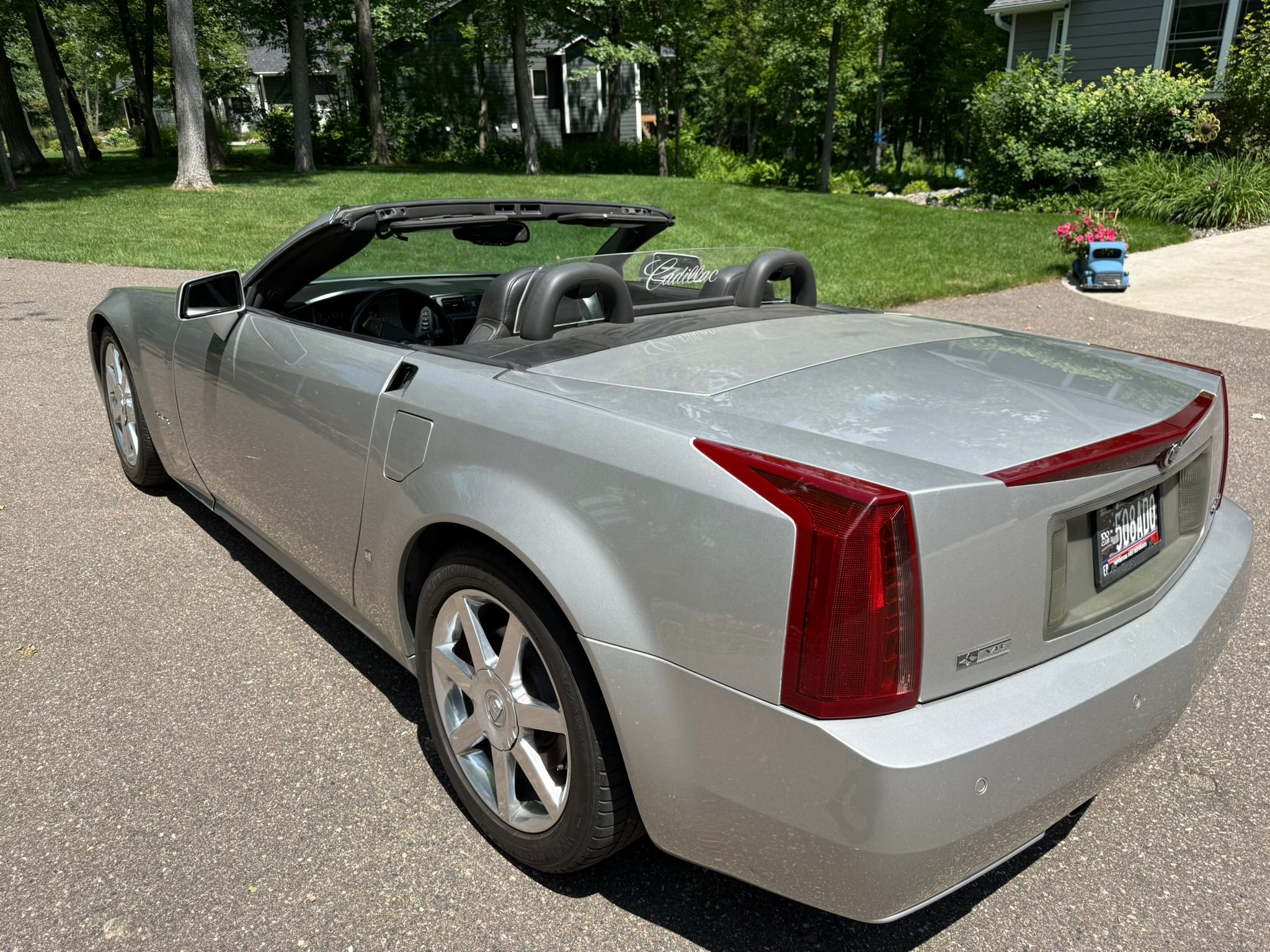 Used 2008 Cadillac XLR RWD image 6