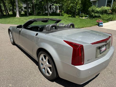 Used 2008 Cadillac XLR RWD image 6