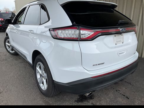 Used 2017 Ford Edge SE image 9