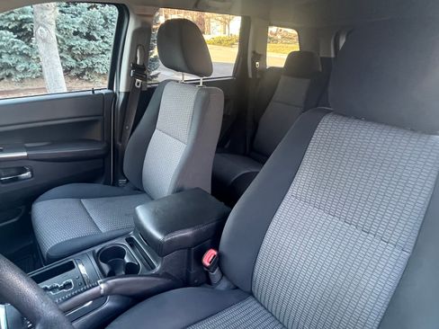 Used 2010 Jeep Grand Cherokee Laredo image 18