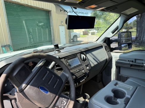 Used 2011 Ford F550 4x4 Crew Cab Super Duty w/ Payload Upgrade Pkg image 15