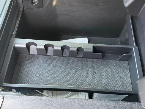 Used 2022 Ford F150 Lightning Lightning Lariat image 19