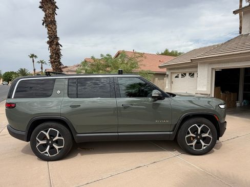 Used 2022 Rivian R1S Launch Edition AWD/4WD image 4