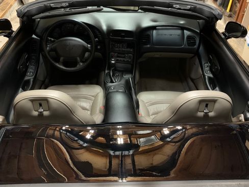 Used 2004 Chevrolet Corvette Convertible w/ Preferred Equipment Group image 22