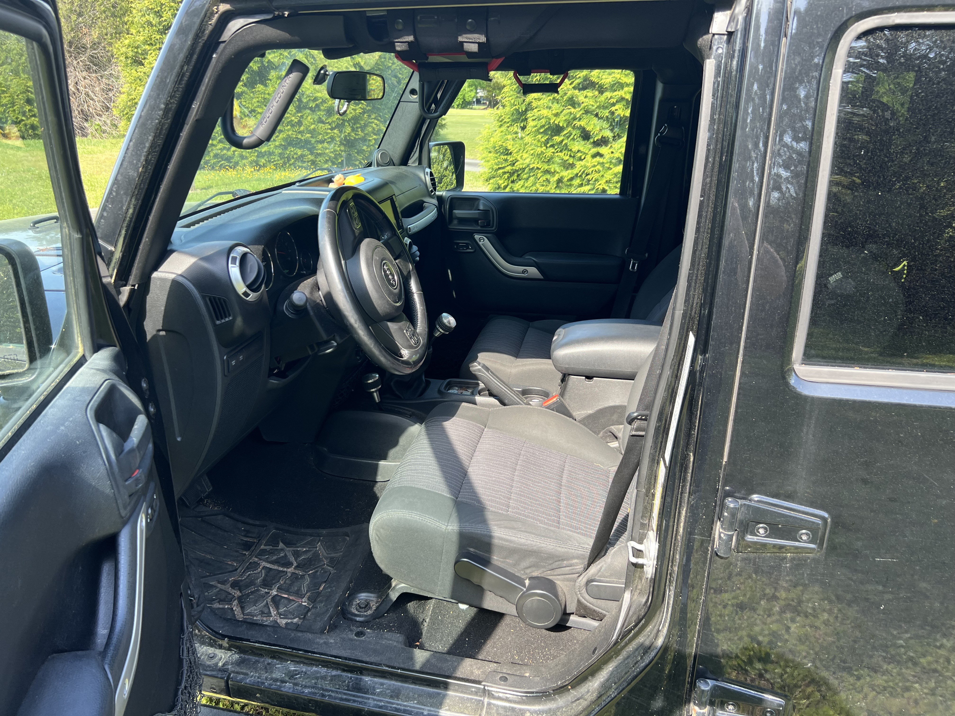 Used 2011 Jeep Wrangler Unlimited Rubicon w/ Call of Duty Group AWD/4WD image 5