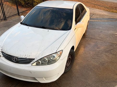 Used 2005 Toyota Camry LE image 4