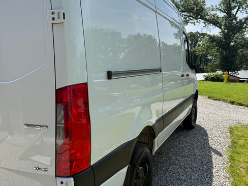 Used 2020 Mercedes-Benz Sprinter 2500 image 6