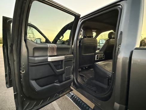 Used 2019 Ford F250 Lariat w/ Lariat Value Package image 2