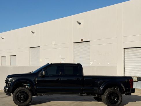 Used 2021 Ford F450 Platinum w/ FX4 Off-Road Package image 2