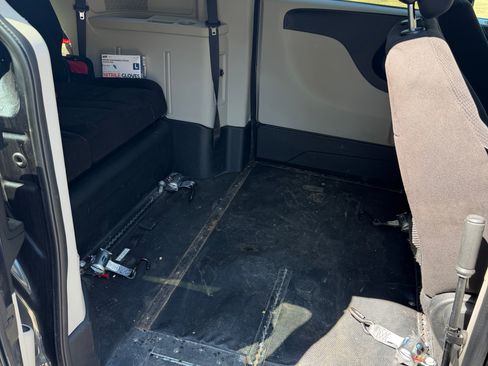 Used 2014 Dodge Grand Caravan SXT FWD image 5