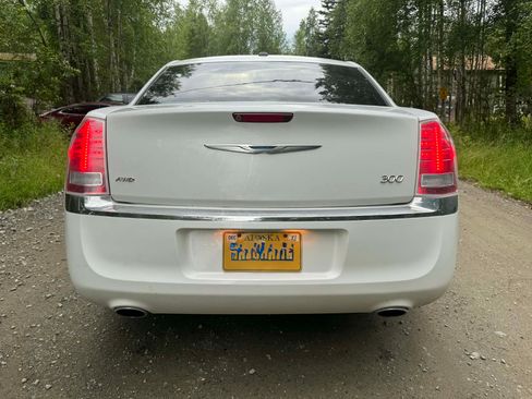 Used 2014 Chrysler 300 AWD w/ Driver Convenience Group image 5