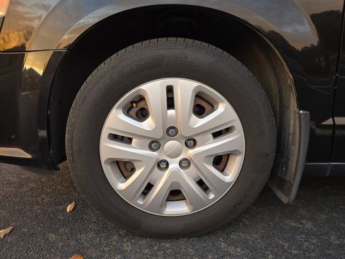 Used 2014 Dodge Grand Caravan American Value Package image 14