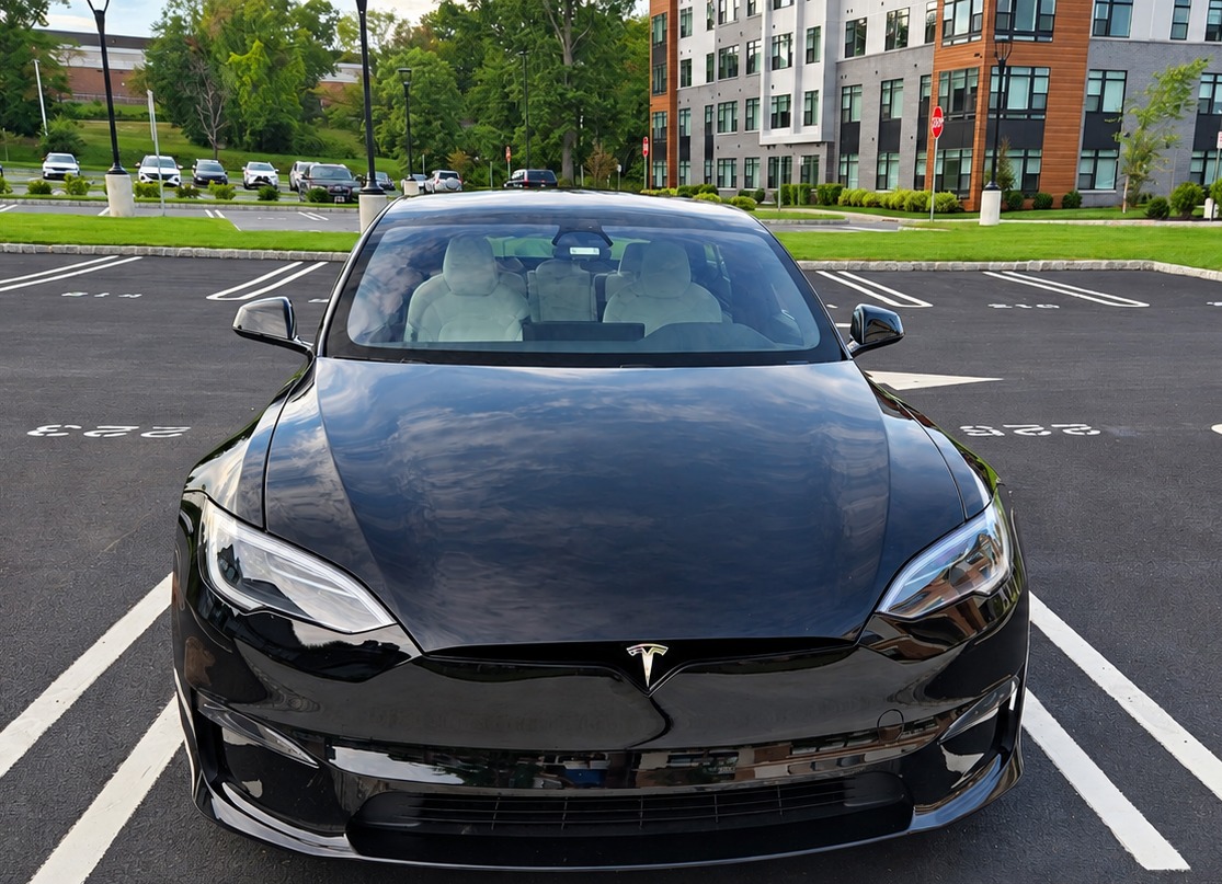 Used 2023 Tesla Model S Plaid AWD/4WD image 1