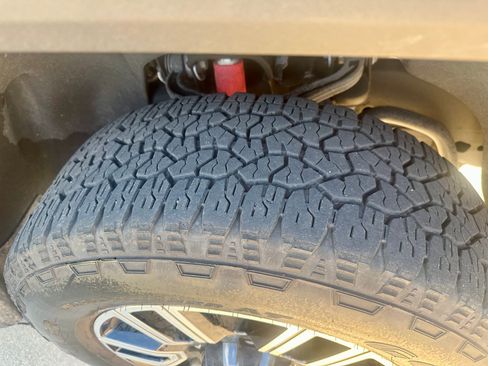 Used 2023 GMC Sierra 2500 AT4 w/ AT4 Preferred Package image 10