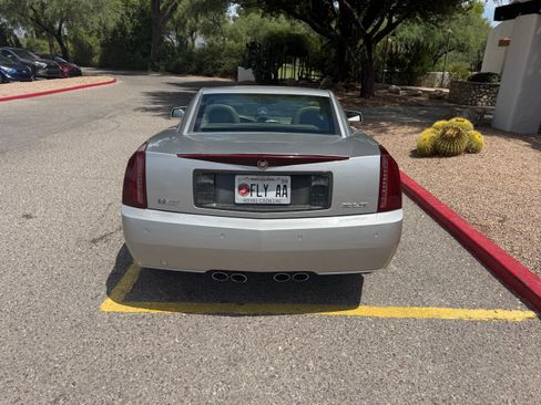 Used 2004 Cadillac XLR RWD image 5