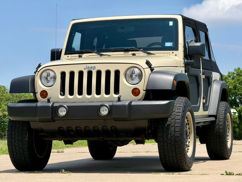 Used 2012 Jeep Wrangler Unlimited Sport AWD/4WD image 6