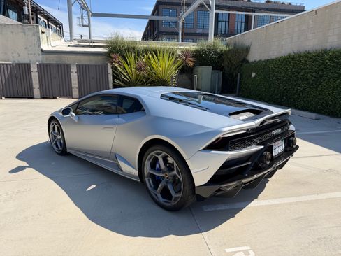 Used 2020 Lamborghini Huracan EVO AWD/4WD image 9