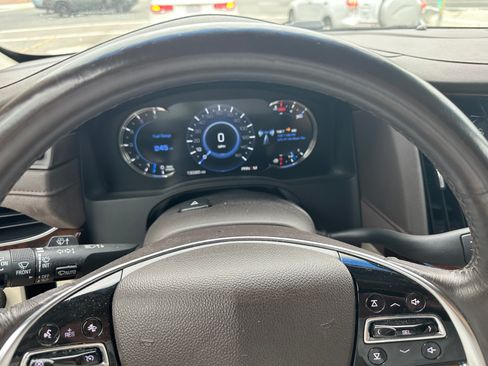 Used 2016 Cadillac Escalade Luxury RWD image 8