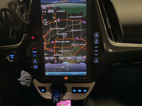 Used 2017 Toyota Prius Prime Advanced image 20