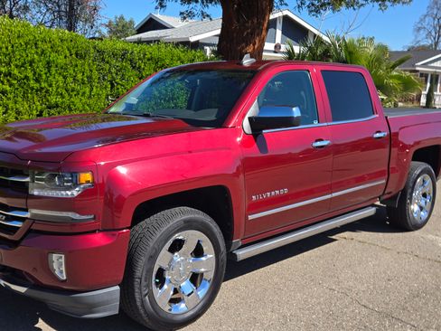 Used 2017 Chevrolet Silverado 1500 LTZ Z71 w/ LTZ Plus Package image 13