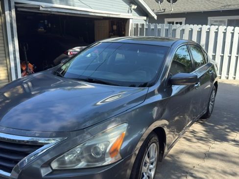 Used 2015 Nissan Altima 2.5 S w/ Power Driver Seat Package FWD image 1