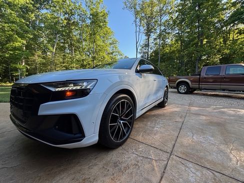 Used 2021 Audi Q8 Premium Plus AWD/4WD image 23