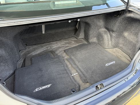 Used 2014 Toyota Camry LE image 14