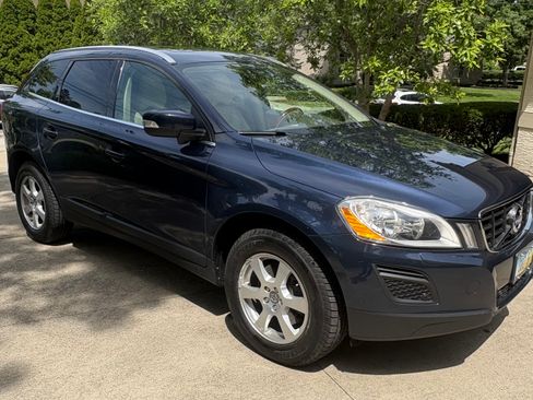 Used 2012 Volvo XC60 3.2 AWD/4WD image 1