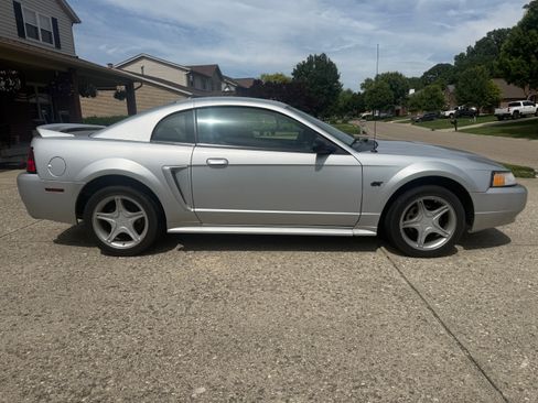 Used 2000 Ford Mustang GT RWD image 4