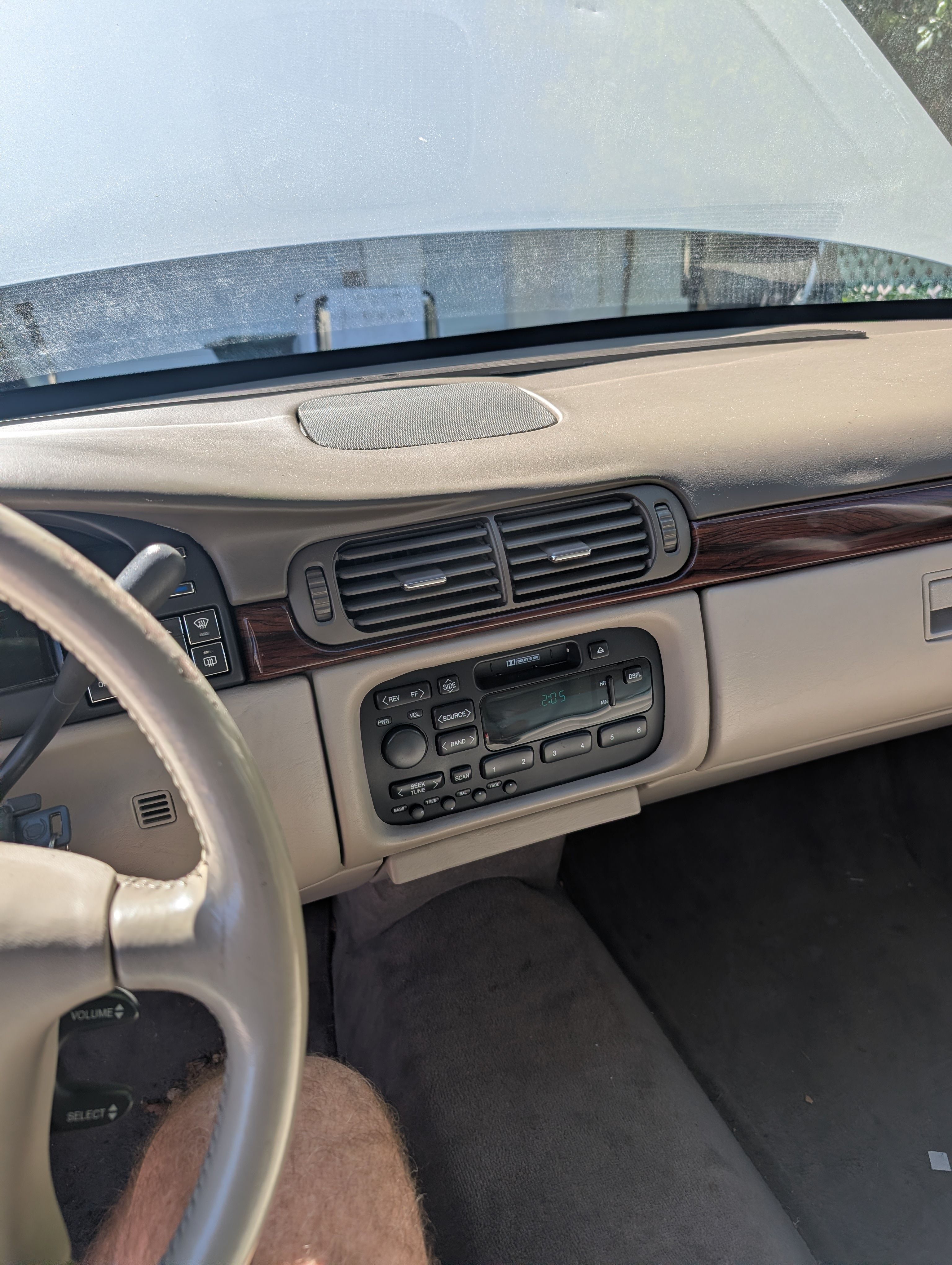 Used 1997 Cadillac De Ville Sedan w/ Comfort/Convenience Pkg FWD image 13
