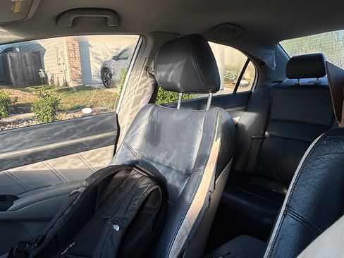 Used 2010 Honda Civic Hybrid Sedan image 9