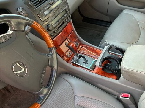 Used 2005 Lexus LS 430 RWD image 8