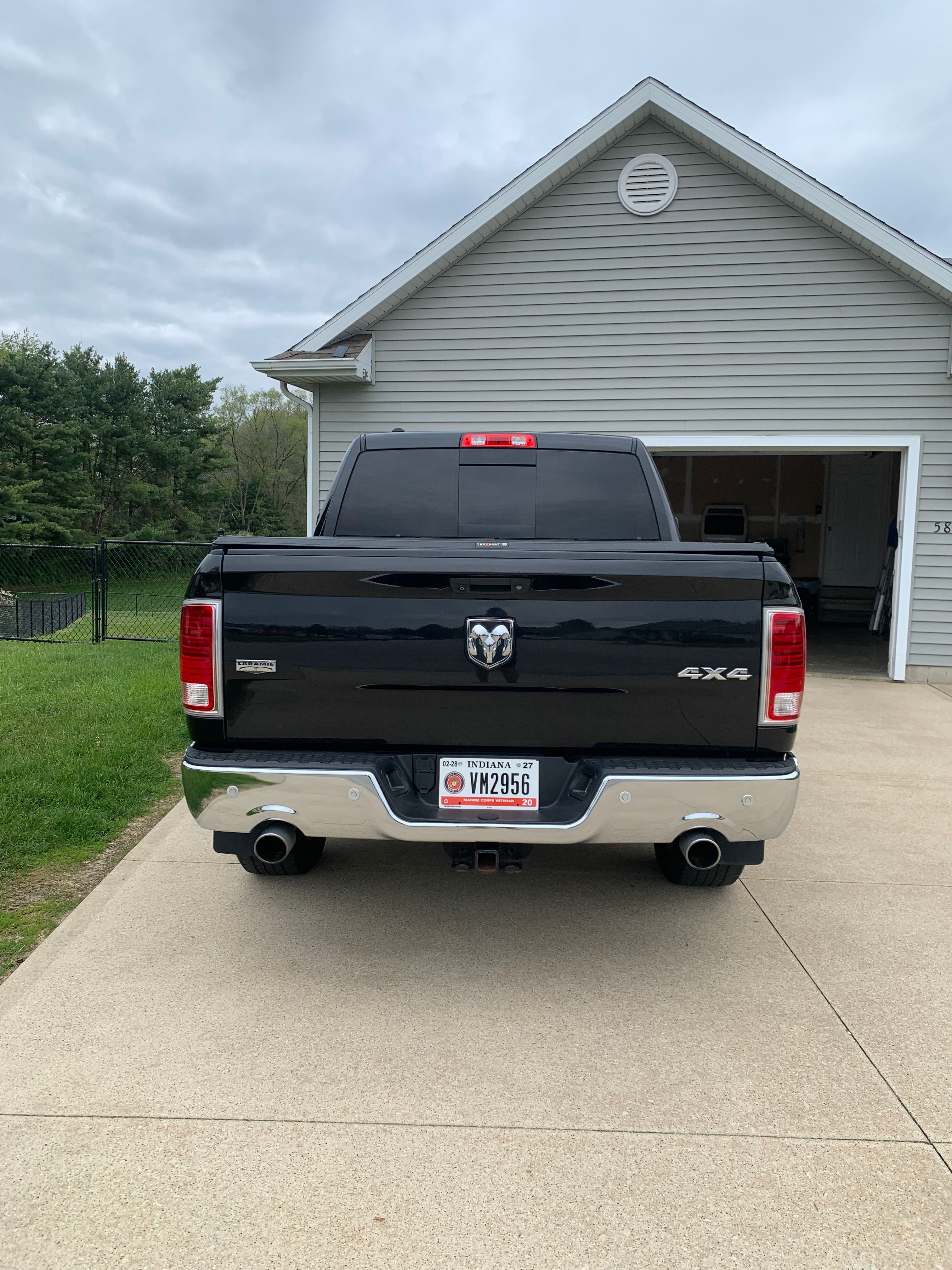 Used 2017 RAM 1500 Laramie w/ Convenience Group AWD/4WD image 5