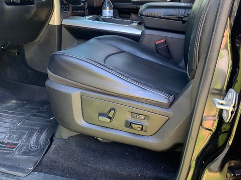 Used 2017 RAM 1500 Laramie w/ Convenience Group AWD/4WD image 24