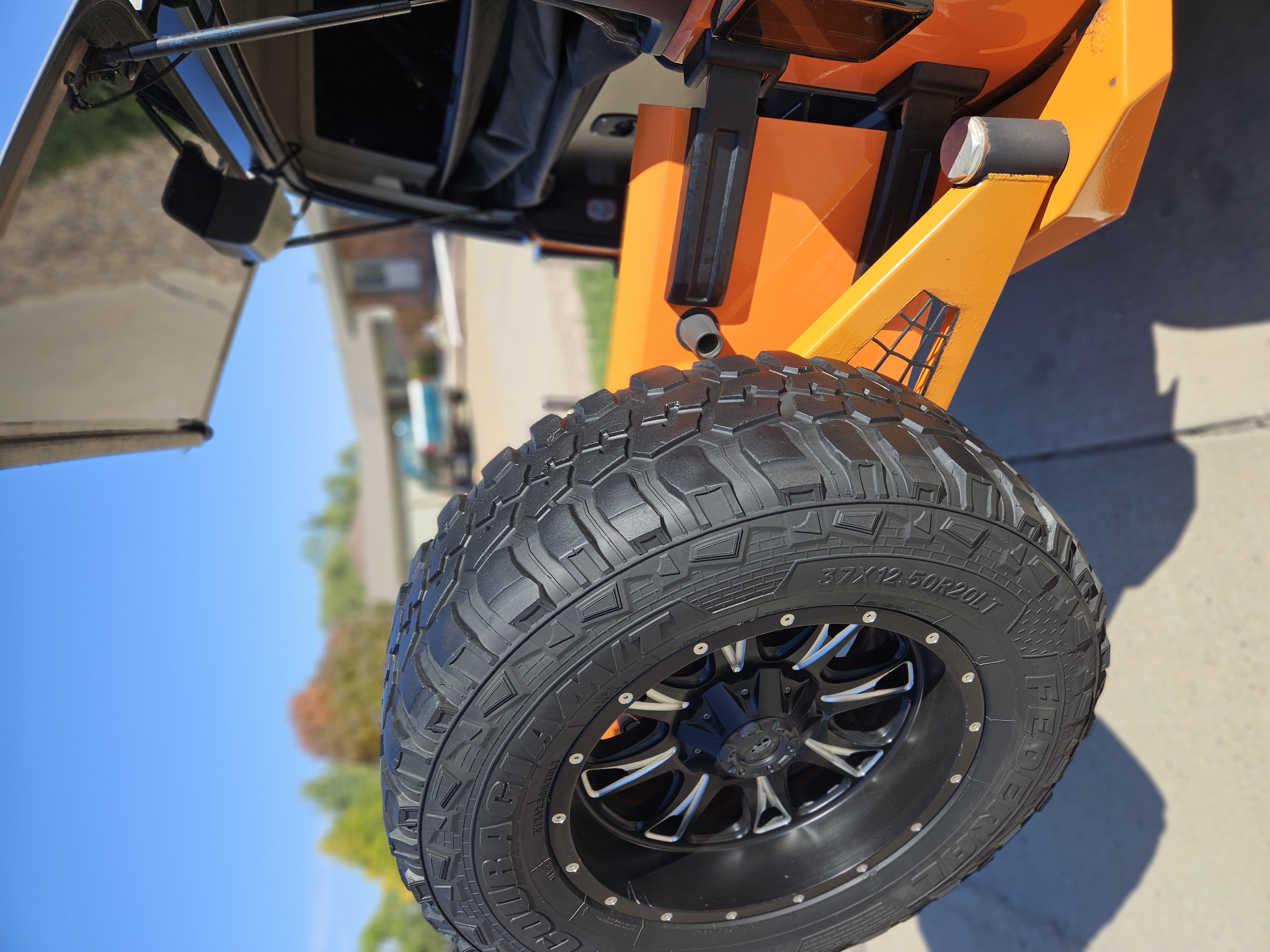 Used 2012 Jeep Wrangler Unlimited Rubicon w/ Dual Top Group AWD/4WD image 25