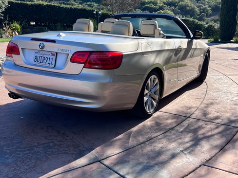 Used 2012 BMW 328i Convertible image 8