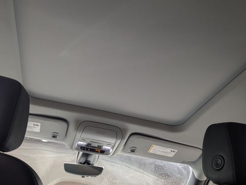 Used 2019 Chevrolet Blazer LT w/ Sun and Wheels Package image 16