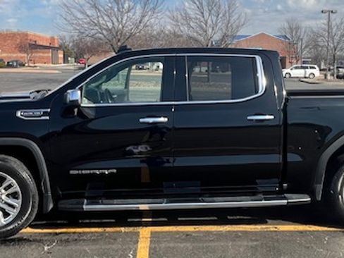 Used 2019 GMC Sierra 1500 SLT w/ SLT Premium Plus Package image 2