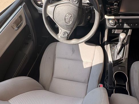 Used 2015 Toyota Corolla LE FWD image 19