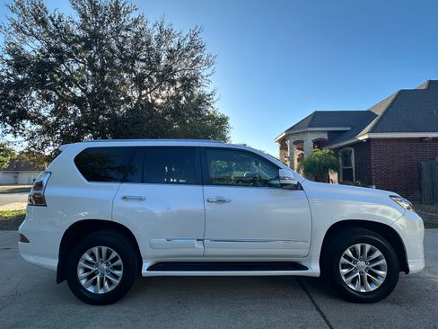 Used 2017 Lexus GX 460 image 5