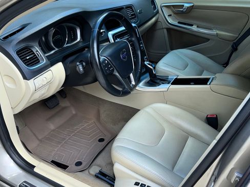 Used 2015 Volvo V60 T5 Premier Plus image 16