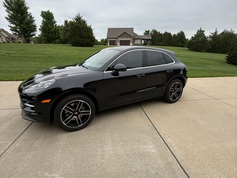 Used 2021 Porsche Macan S AWD/4WD image 1