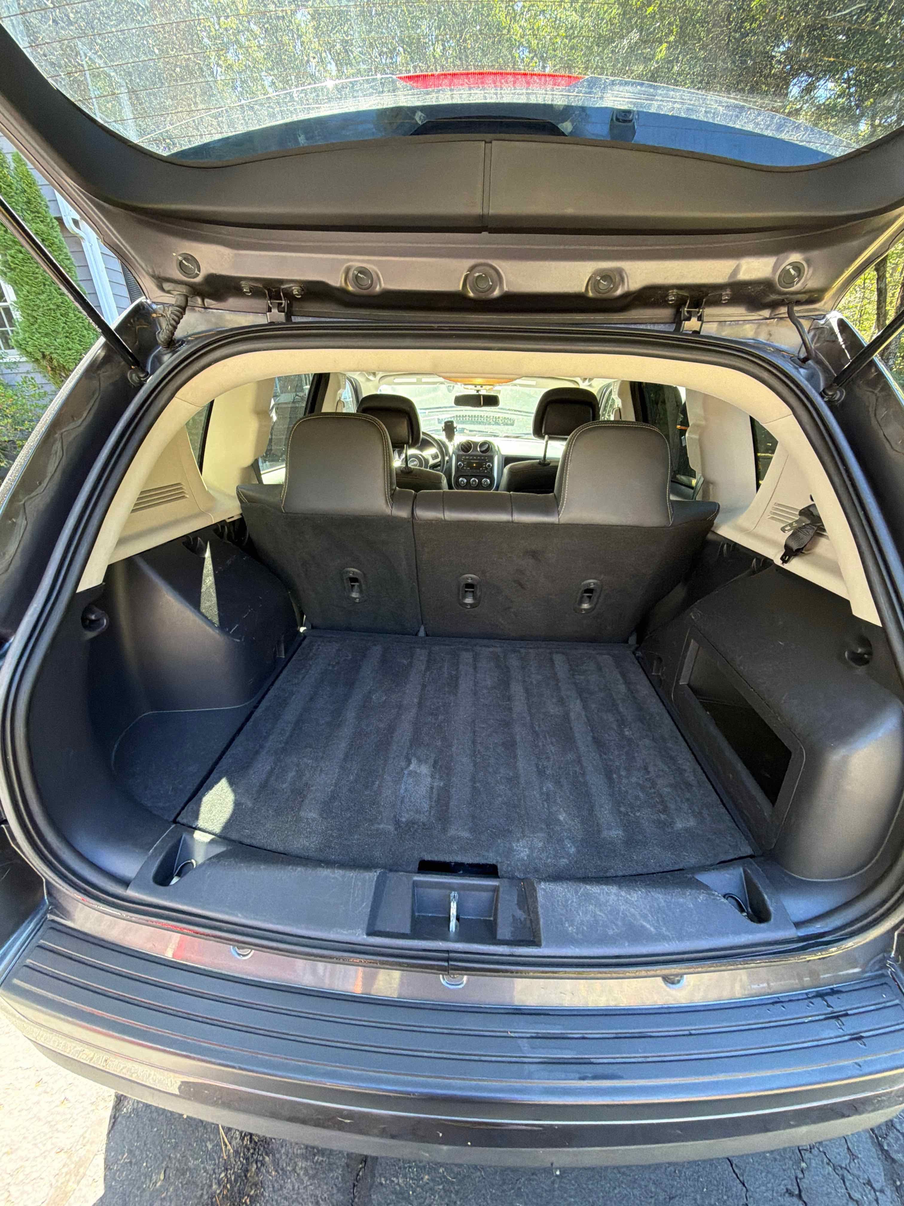 Used 2015 Jeep Compass Latitude AWD/4WD image 9